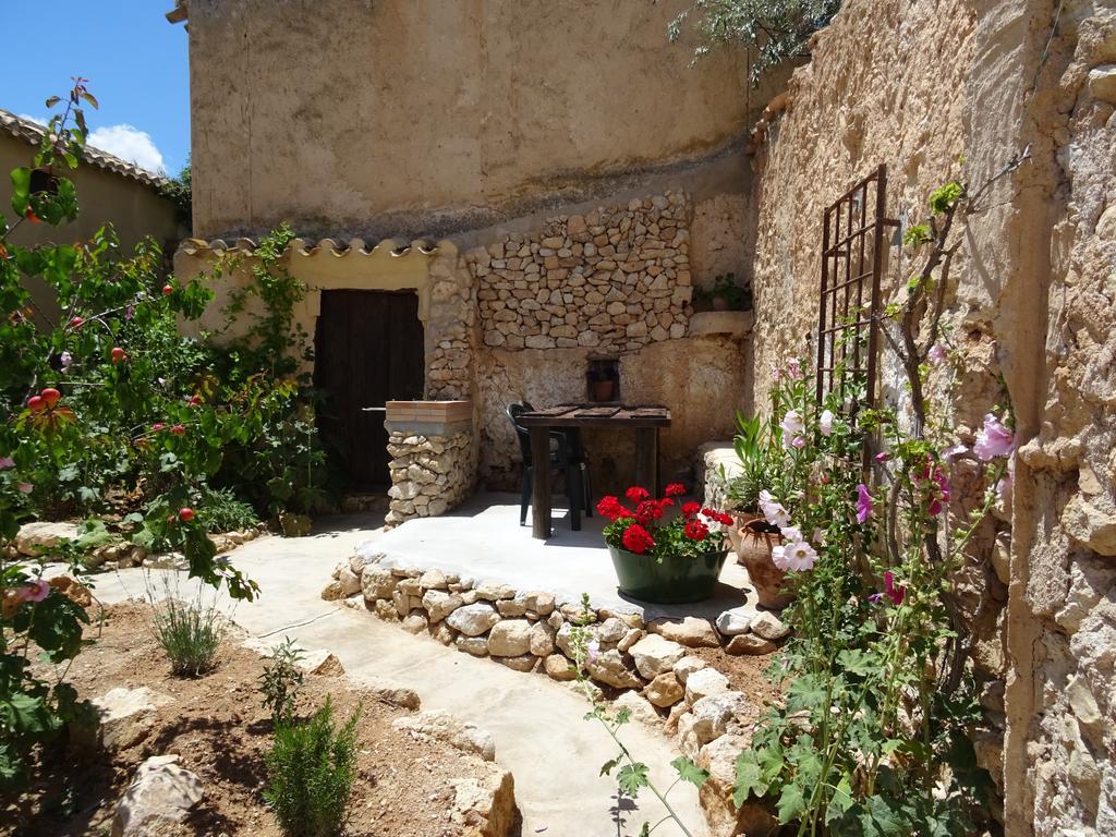 Cortijo Romero Venta de Micena Exterior photo
